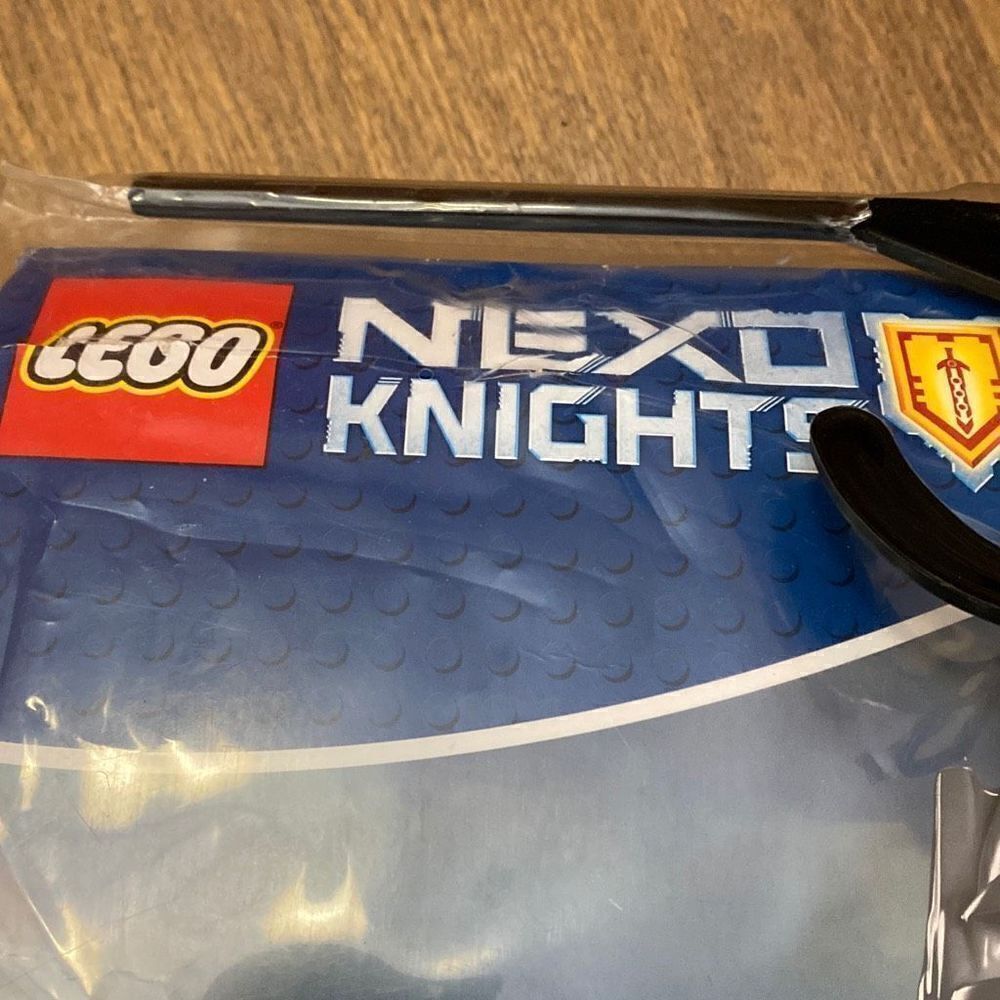 Lego Nexo Knight Halloween costume size S/P (4-6) - Picture 3 of 8